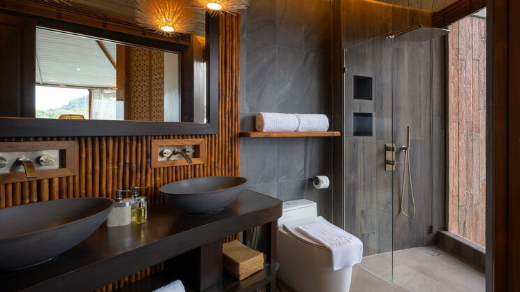 Sinae Phuket Luxury Hotel